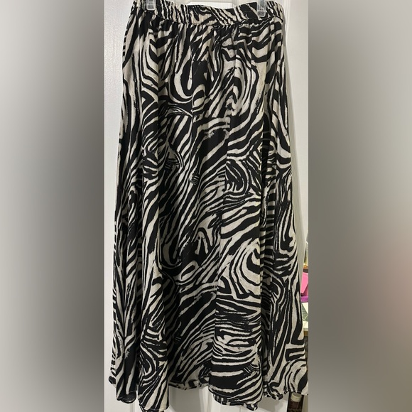 New with tags Flint & Moss Zebra Print Maxi Skirt size Large - Picture 2 of 2